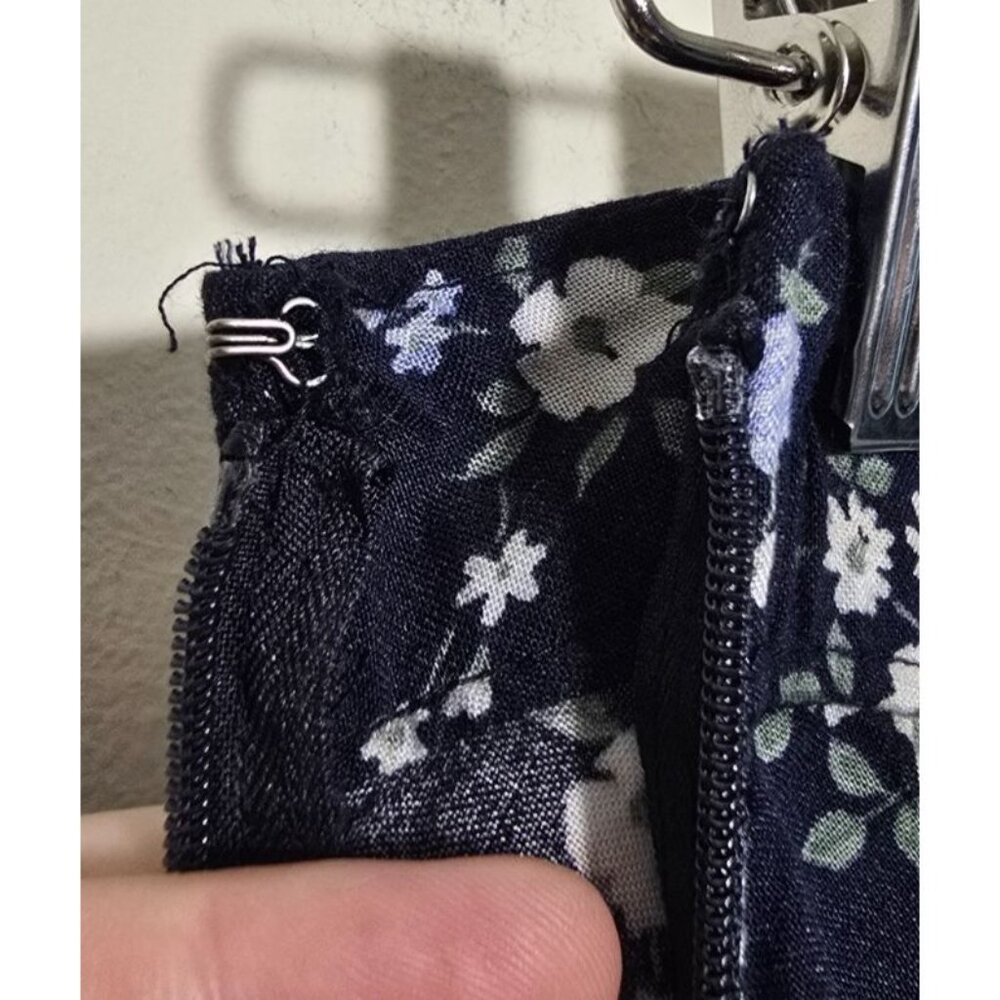 Hollister Mini Skirt Large Ultra High Rise Floral 90s Style Ditzy Casual Retro - Picture 11 of 15